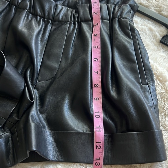Alice + Olivia Regan Vegan Leather Paperbag Black Shorts - Picture 14 of 15
